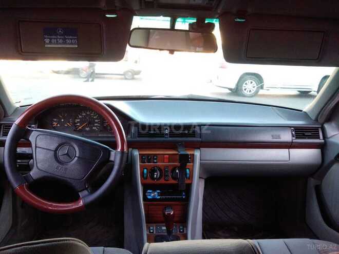 Mercedes E 230 1992, 180,956 km - 2.3 l - Bakı
