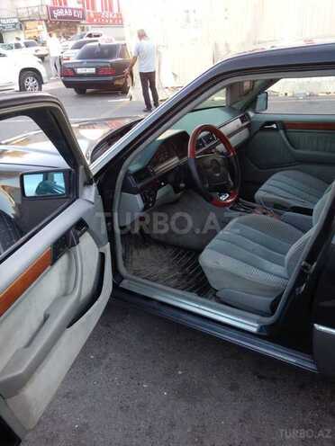 Mercedes E 230 1992, 180,956 km - 2.3 l - Bakı