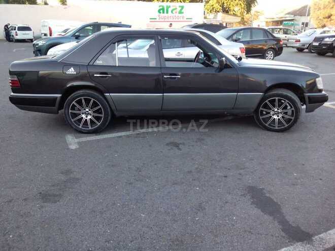 Mercedes E 230 1992, 180,956 km - 2.3 l - Bakı