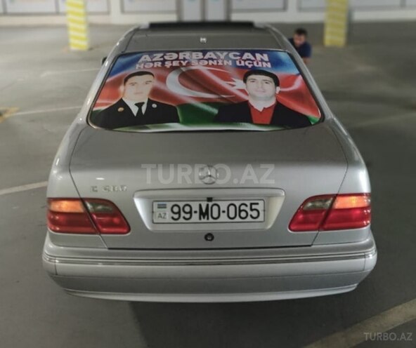 Mercedes E 280 2000, 260,000 km - 2.8 l - Bakı