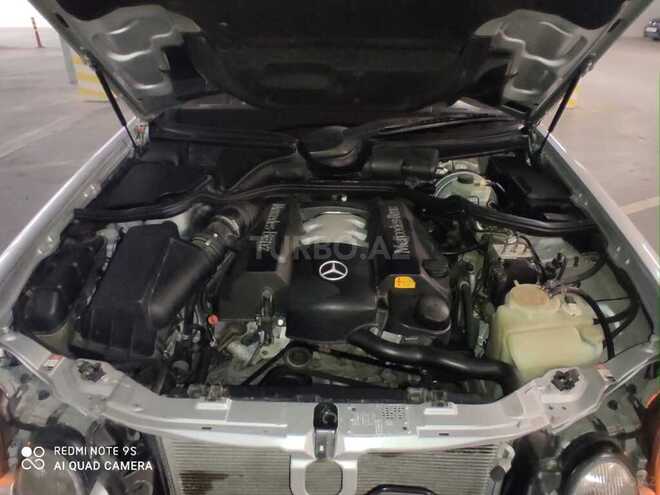 Mercedes E 280 2000, 260,000 km - 2.8 l - Bakı