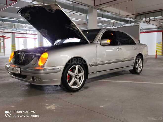 Mercedes E 280 2000, 260,000 km - 2.8 l - Bakı