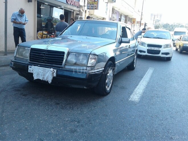 Mercedes E 200 1992, 312,131 km - 2.0 l - Xırdalan