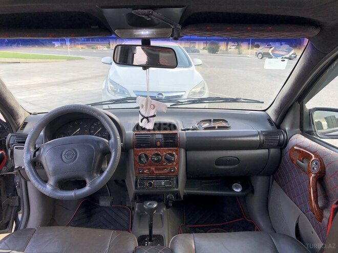 Opel Corsa 1996, 322,500 km - 1.4 l - Bakı