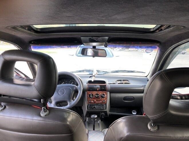 Opel Corsa 1996, 322,500 km - 1.4 l - Bakı