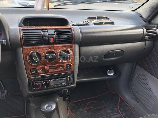 Opel Corsa 1996, 322,500 km - 1.4 l - Bakı