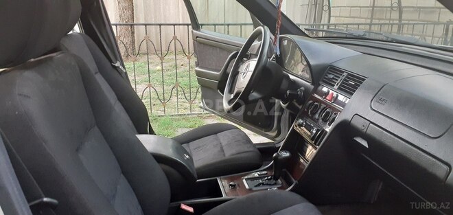 Mercedes C 180 1996, 333,660 km - 1.8 л - Zaqatala