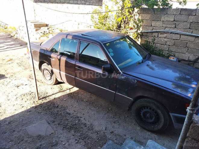 Mercedes E 200 1992, 150,000 km - 2.0 l - Bakı