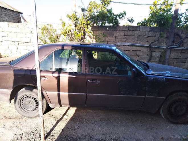 Mercedes E 200 1992, 150,000 km - 2.0 l - Bakı