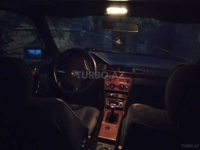 Mercedes E 200 1992, 150,000 km - 2.0 l - Bakı