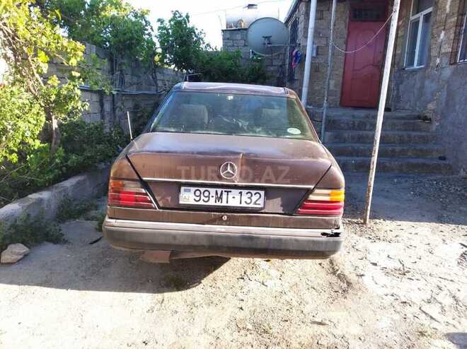 Mercedes E 200 1992, 150,000 km - 2.0 l - Bakı