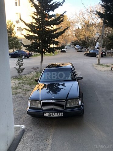 Mercedes E 220 1994, 403,000 km - 2.2 l - Sumqayıt