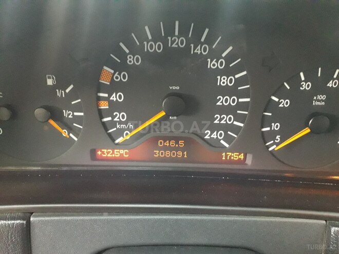 Mercedes E 240 1999, 308,000 km - 2.4 l - Bakı