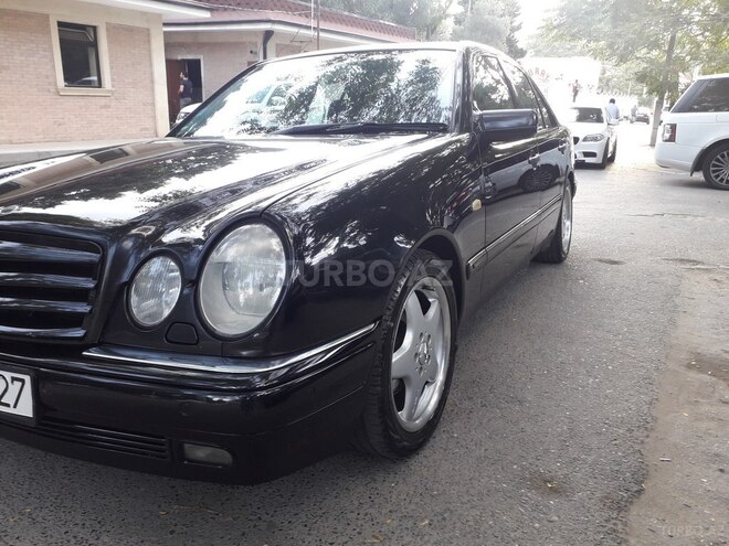 Mercedes E 240 1999, 308,000 km - 2.4 l - Bakı