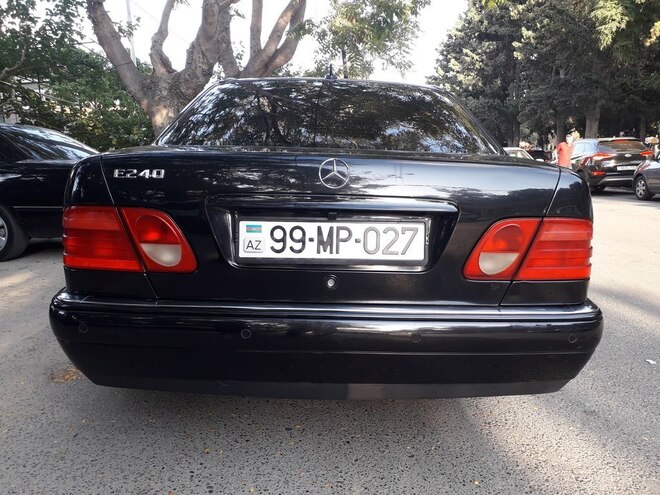 Mercedes E 240 1999, 308,000 km - 2.4 l - Bakı