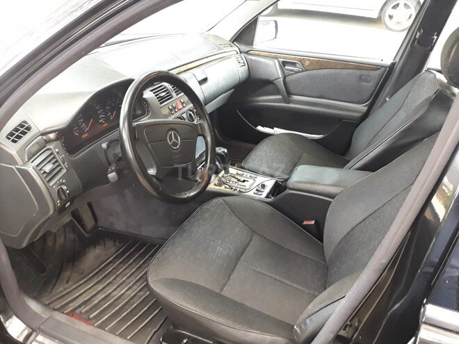 Mercedes E 240 1999, 308,000 km - 2.4 l - Bakı