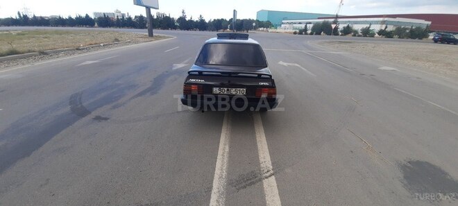 Opel Vectra 1983, 868,800 km - 1.6 л - Sumqayıt