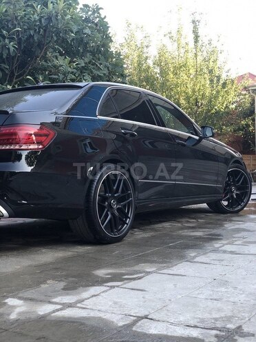 Mercedes E 500 2010, 168,000 km - 5.5 l - Bakı