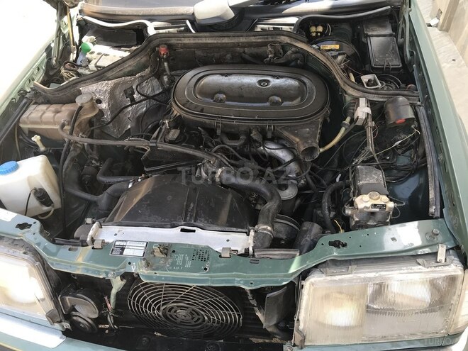 Mercedes E 200 1990, 234,000 km - 2.0 l - Bakı