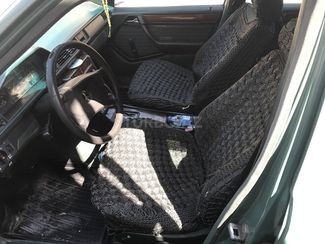 Mercedes E 200 1990, 234,000 km - 2.0 l - Bakı