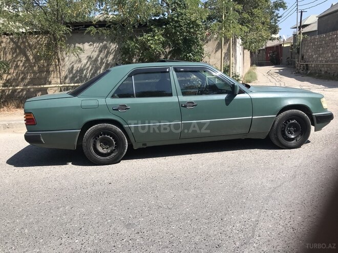 Mercedes E 200 1990, 234,000 km - 2.0 l - Bakı