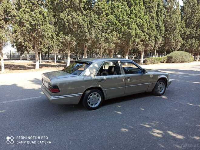 Mercedes E 250 1990, 422,000 km - 2.5 l - Sumqayıt