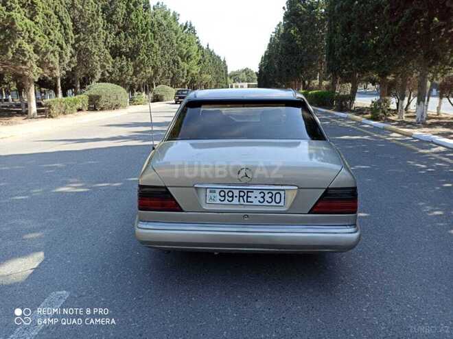 Mercedes E 250 1990, 422,000 km - 2.5 l - Sumqayıt