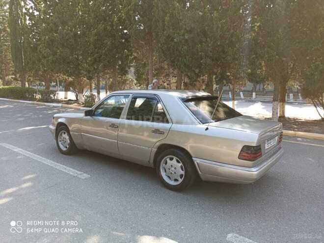 Mercedes E 250 1990, 422,000 km - 2.5 l - Sumqayıt