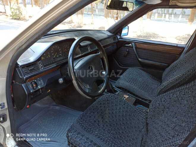 Mercedes E 250 1990, 422,000 km - 2.5 l - Sumqayıt