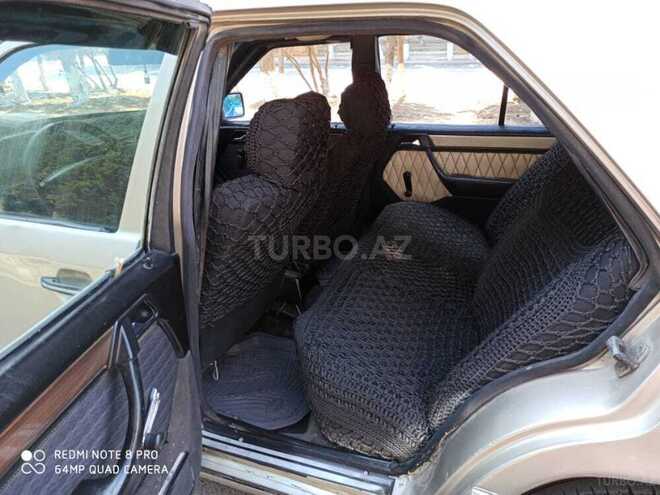 Mercedes E 250 1990, 422,000 km - 2.5 l - Sumqayıt