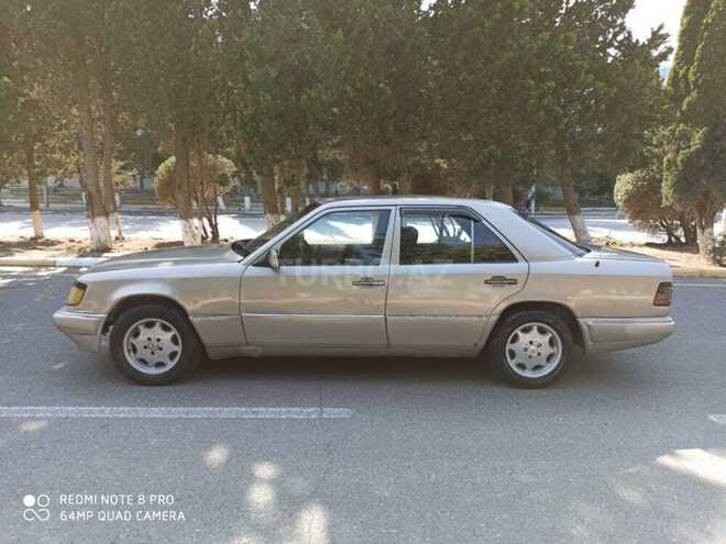 Mercedes E 250 1990, 422,000 km - 2.5 l - Sumqayıt
