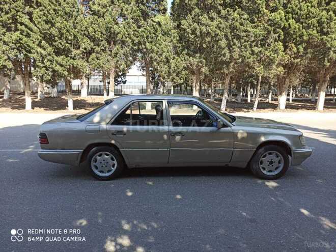 Mercedes E 250 1990, 422,000 km - 2.5 l - Sumqayıt
