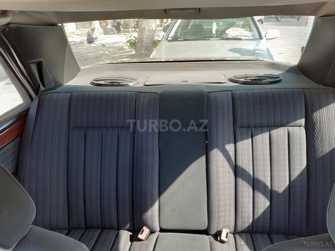 Mercedes E 200 1992, 300,000 km - 2.0 l - Bakı