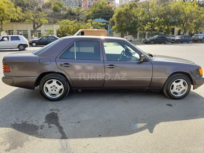 Mercedes E 200 1992, 300,000 km - 2.0 l - Bakı