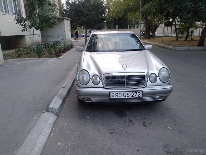Mercedes E 200 1998, 290,000 km - 2.0 l - Bakı