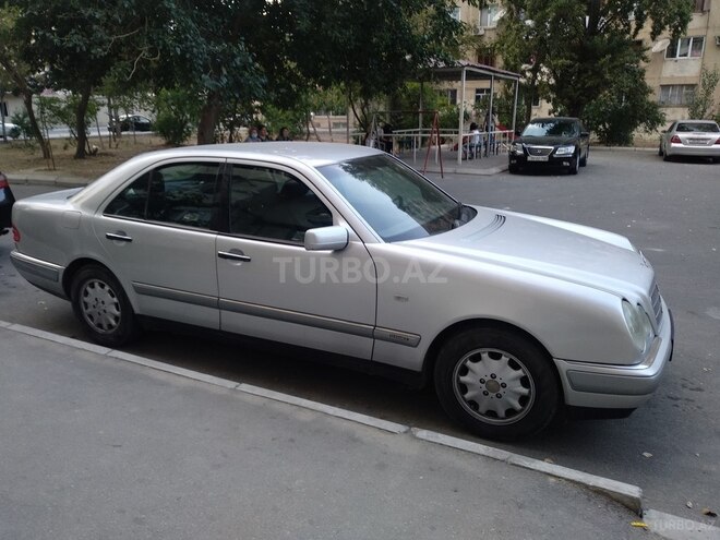 Mercedes E 200 1998, 290,000 km - 2.0 l - Bakı