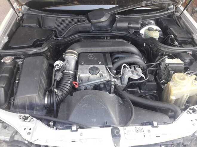 Mercedes E 220 1996, 452,000 km - 2.2 l - Salyan