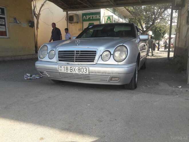 Mercedes E 220 1996, 452,000 km - 2.2 l - Salyan