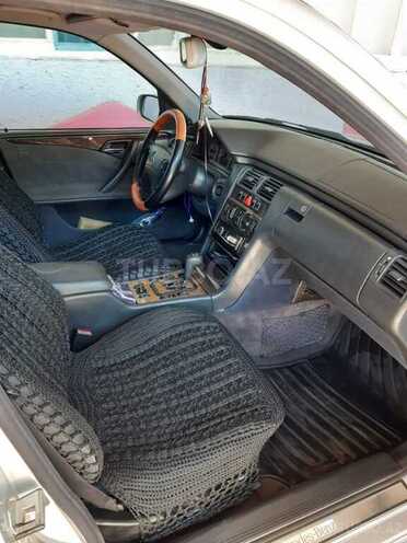 Mercedes E 240 2000, 385,625 km - 2.4 l - Bakı