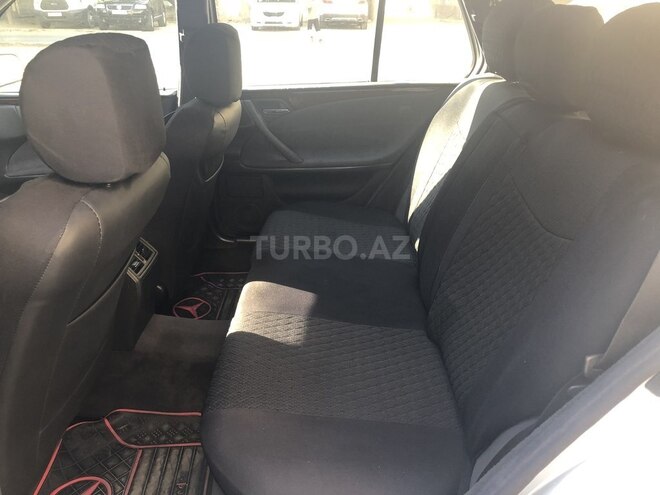 Mercedes E 270 2001, 493,257 km - 2.7 л - Bakı