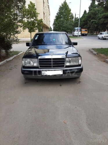 Mercedes E 220 1993, 280,000 km - 2.2 л - Gəncə