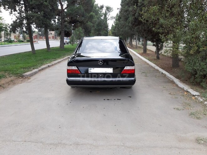 Mercedes E 220 1993, 280,000 km - 2.2 л - Gəncə