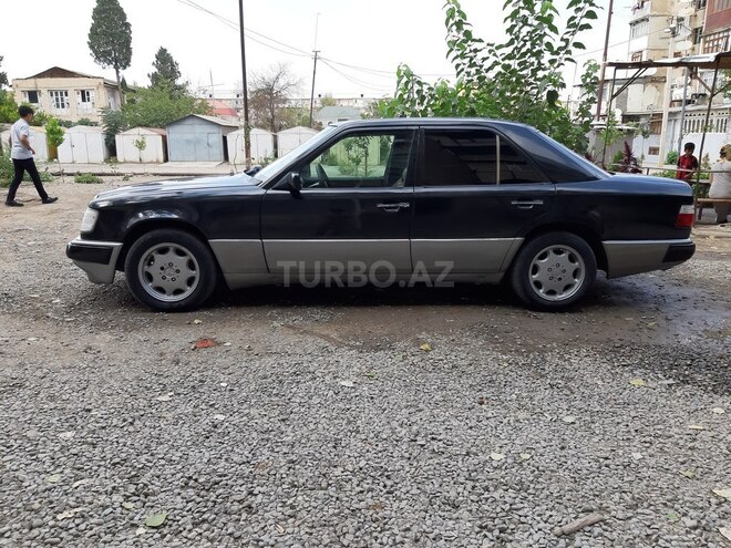 Mercedes E 220 1993, 280,000 km - 2.2 л - Gəncə