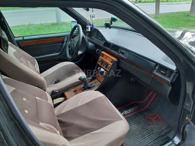 Mercedes E 220 1993, 280,000 km - 2.2 л - Gəncə