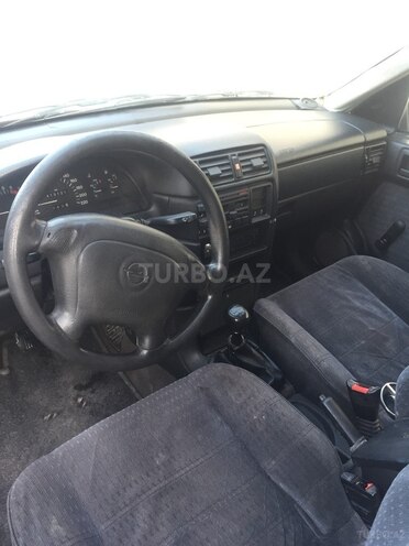 Opel Vectra 1995, 411,320 km - 1.6 l - Bakı