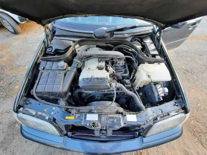 Mercedes C 200 2000, 230,000 km - 2.0 l - Qəbələ