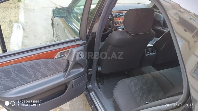 Mercedes E 230 1998, 313,000 km - 2.4 л - Bakı