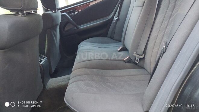 Mercedes E 230 1998, 313,000 km - 2.4 л - Bakı