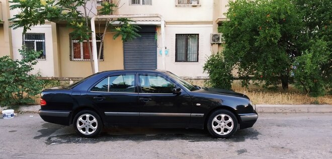 Mercedes E 230 1998, 313,000 km - 2.4 л - Bakı