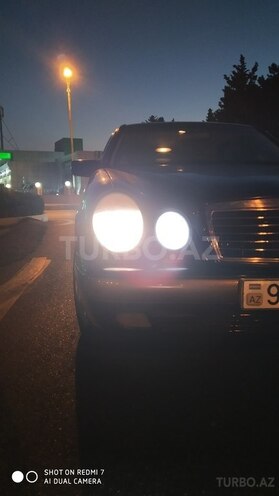 Mercedes E 230 1998, 313,000 km - 2.4 л - Bakı